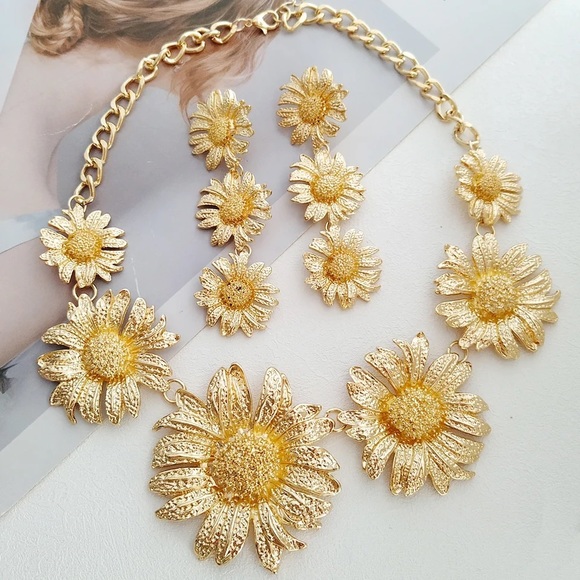 Zara Gold New Trend Sunflower Coins Suns Big Pin Drop Earrings or Necklace - Picture 1 of 16